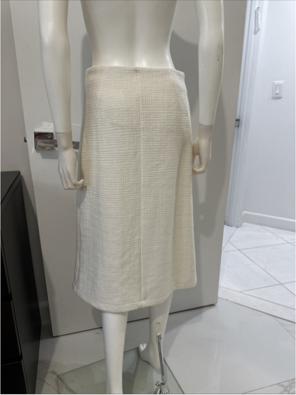 Women Skirt Suit Ivory Size Medium Gold Bottom 2 Piece Jacket - Picture 10 of 16